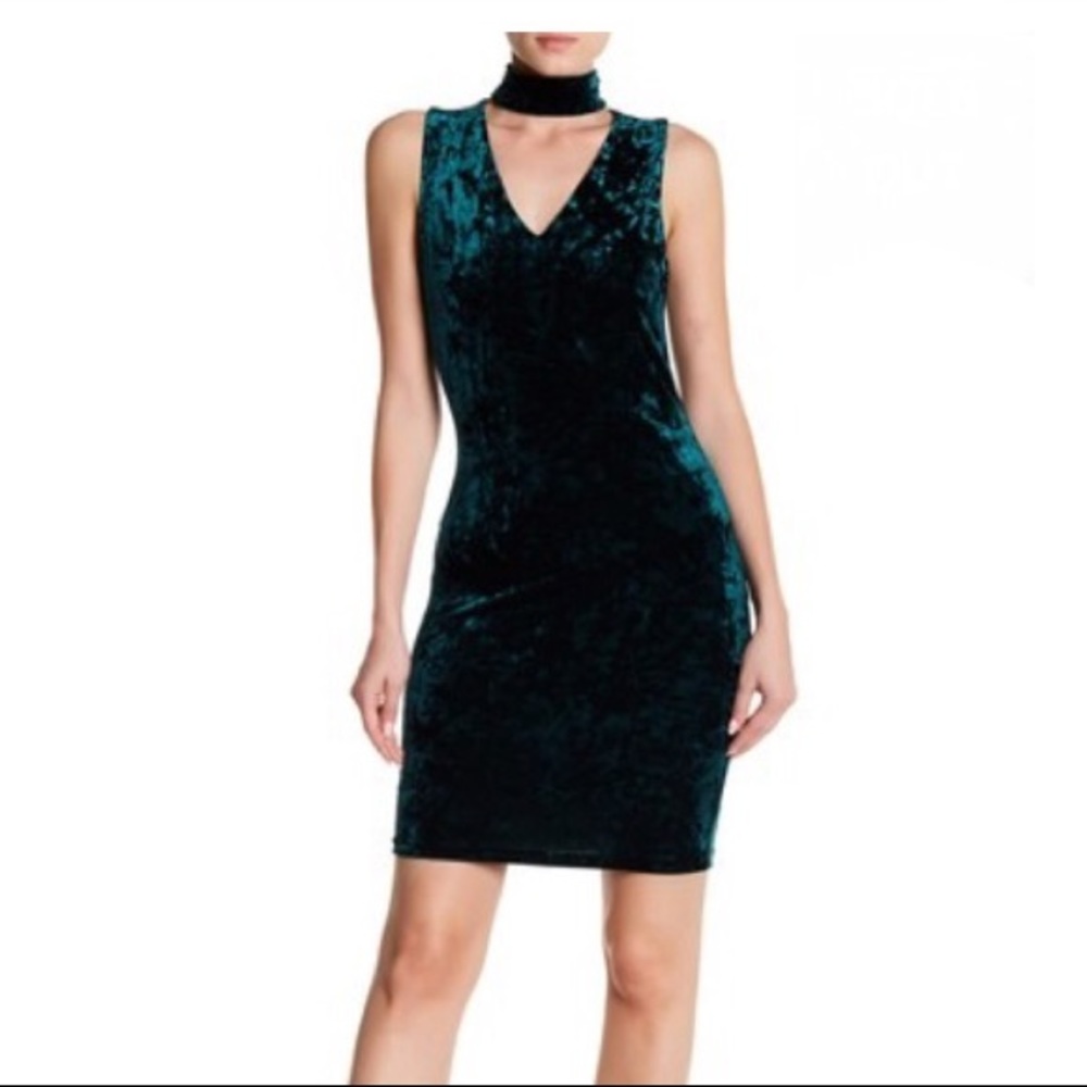 Green velvet choker bodycon dress